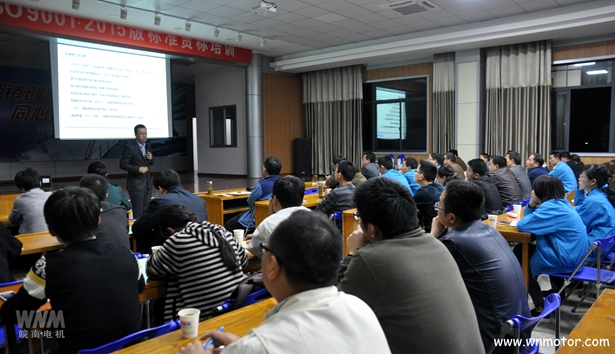 91麻豆国产福利品精電機（jī）：李明老師在講課