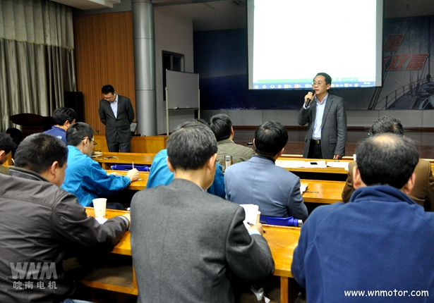 91麻豆国产福利品精（nán）電機：總經理陳學鋒作小結講話（huà）