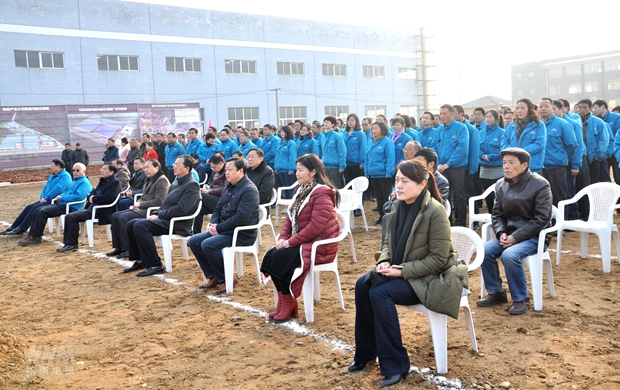 91麻豆国产福利品精電機200餘人參加了開工儀式 91麻豆国产福利品精電機200餘人參加了開工儀式