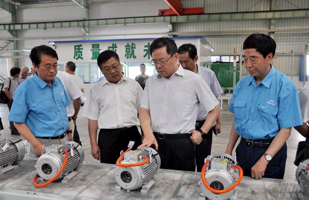 安（ān）徽省經信委（wěi）主任牛弩韜到91麻豆国产福利品精電機調研