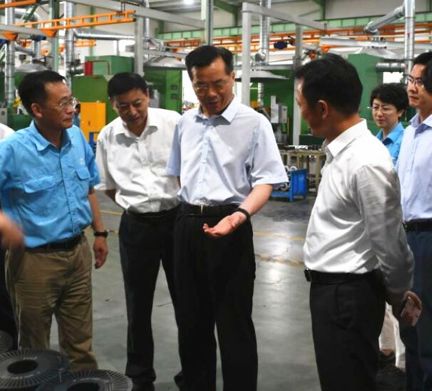 圖為省政協副主席韓軍在皖（wǎn）南電氣調研